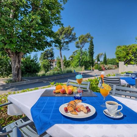 Hotel Aqua - Guest Rooms & Suites Kaštela מראה חיצוני תמונה