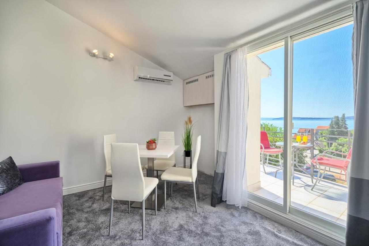 Hotel Aqua - Guest Rooms & Suites Kaštela מראה חיצוני תמונה
