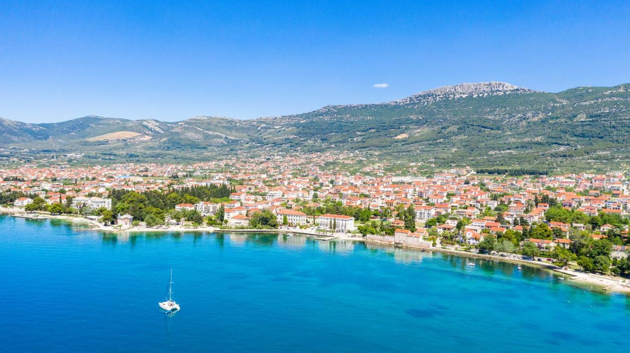 Hotel Aqua - Guest Rooms & Suites Kaštela מראה חיצוני תמונה